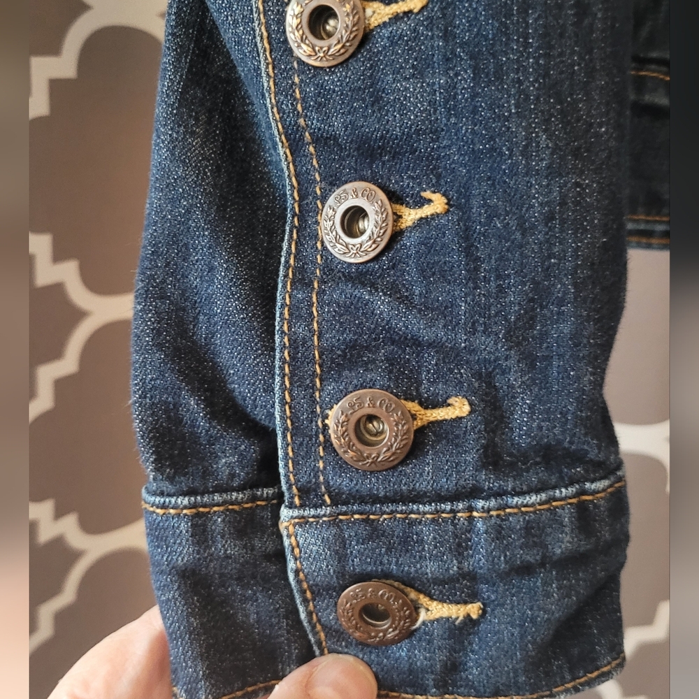 EUC Levi's Western Style Dark Blue Jean Jacket With Studded Pockets - Picture 3 of 10